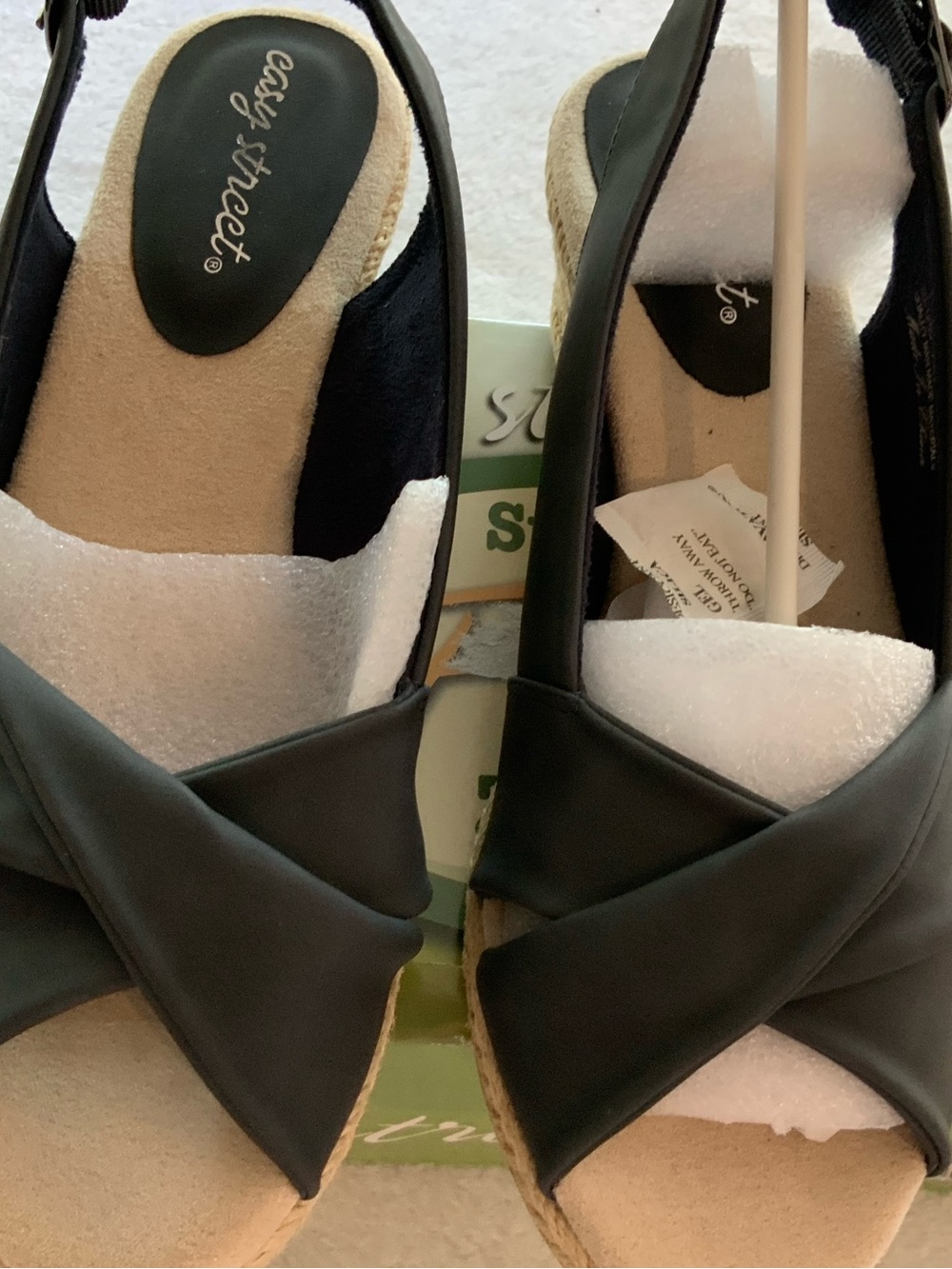 easy street navy  Wedge Sandals new size 7. SKU 3090